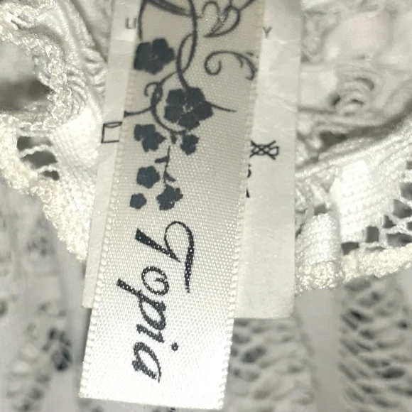 Topia - Picture 3 of 4